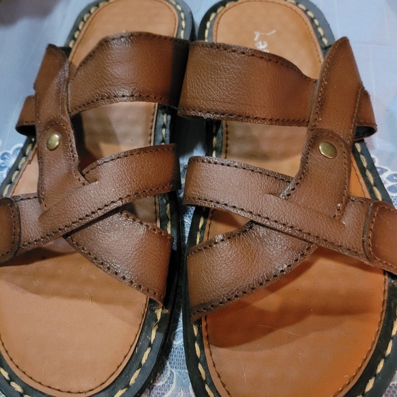 Shoes - Picture 4 of 4